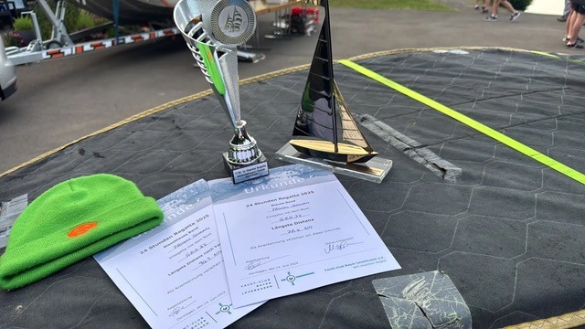 Ausdauer und pure Leidenschaft / traditionsreichen 24-Stunden-Regatta am Straberger See bei Dormagen / Leverkusen in Nordrhein-Westfalen
